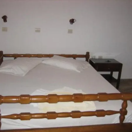 Makis Hotel